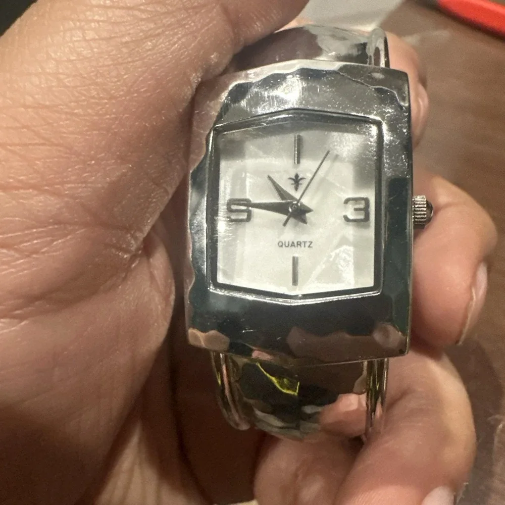 Working Silvertone 23mm Square Ladies Dainty Cuff Bracelet Quartz Watch Fit‎ 6in